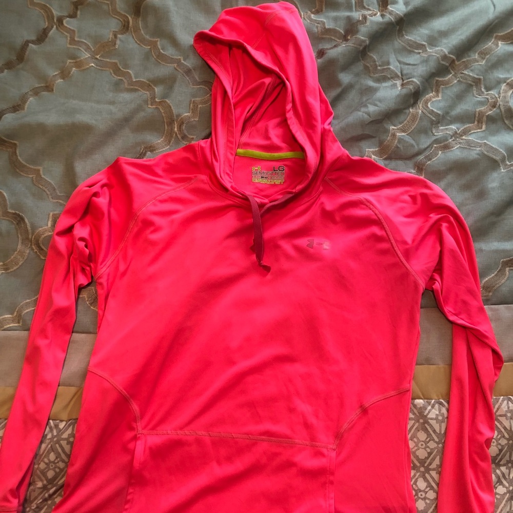 Under Armour hooded work out top